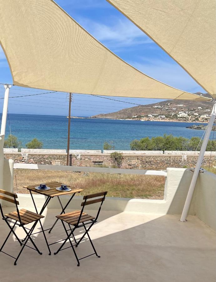 The Black Pig * Posidhonia (Syros)